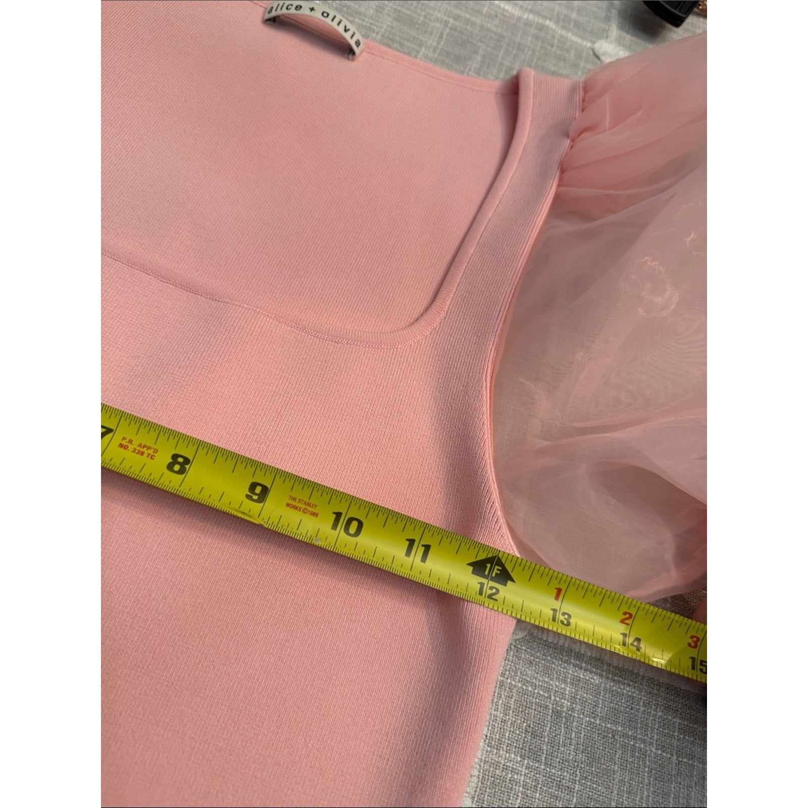 Alice + Olivia Puff-Sleeve Knit Top - S 🌟
