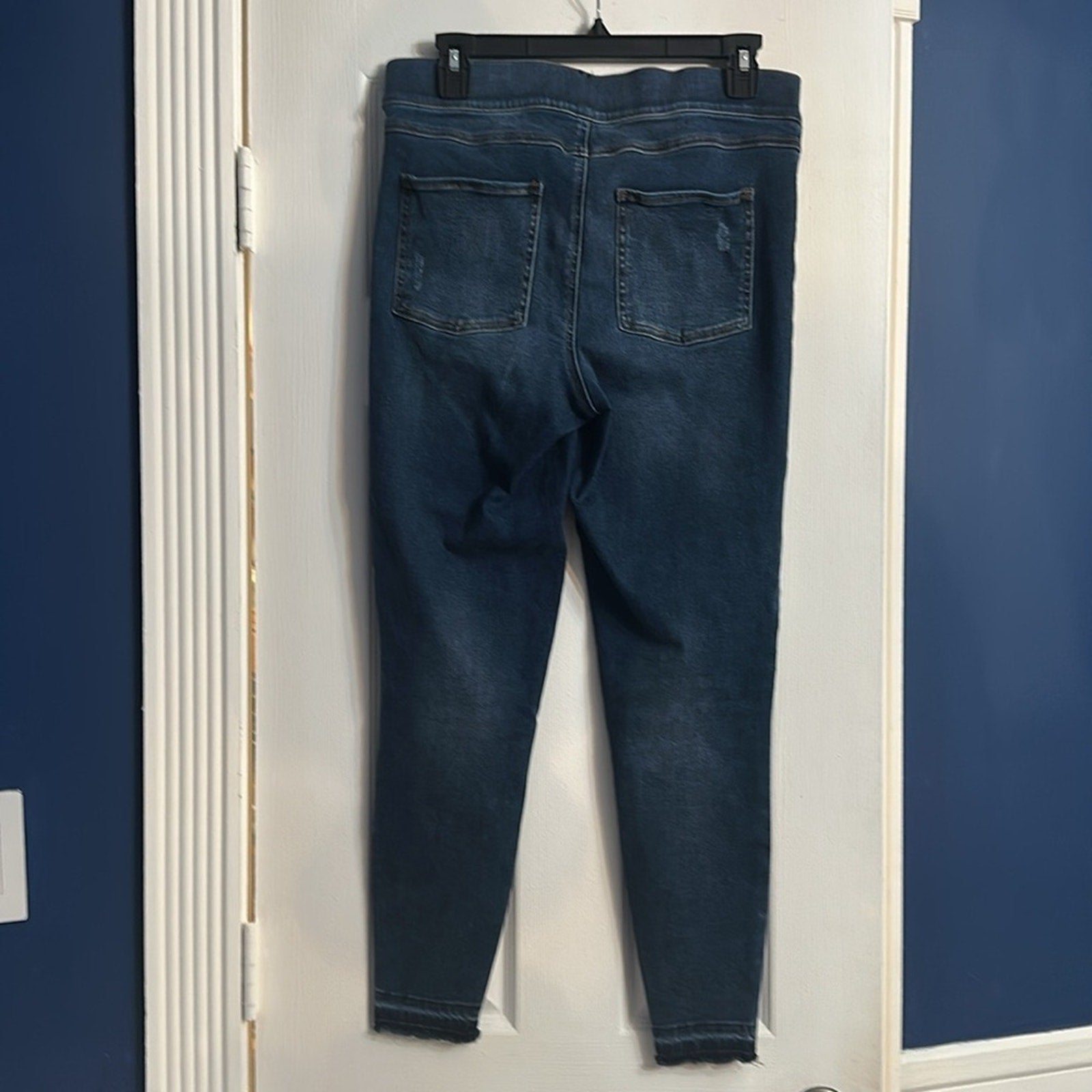 SPANX DISTRESSED SKINNY JEANS #20203R - size large