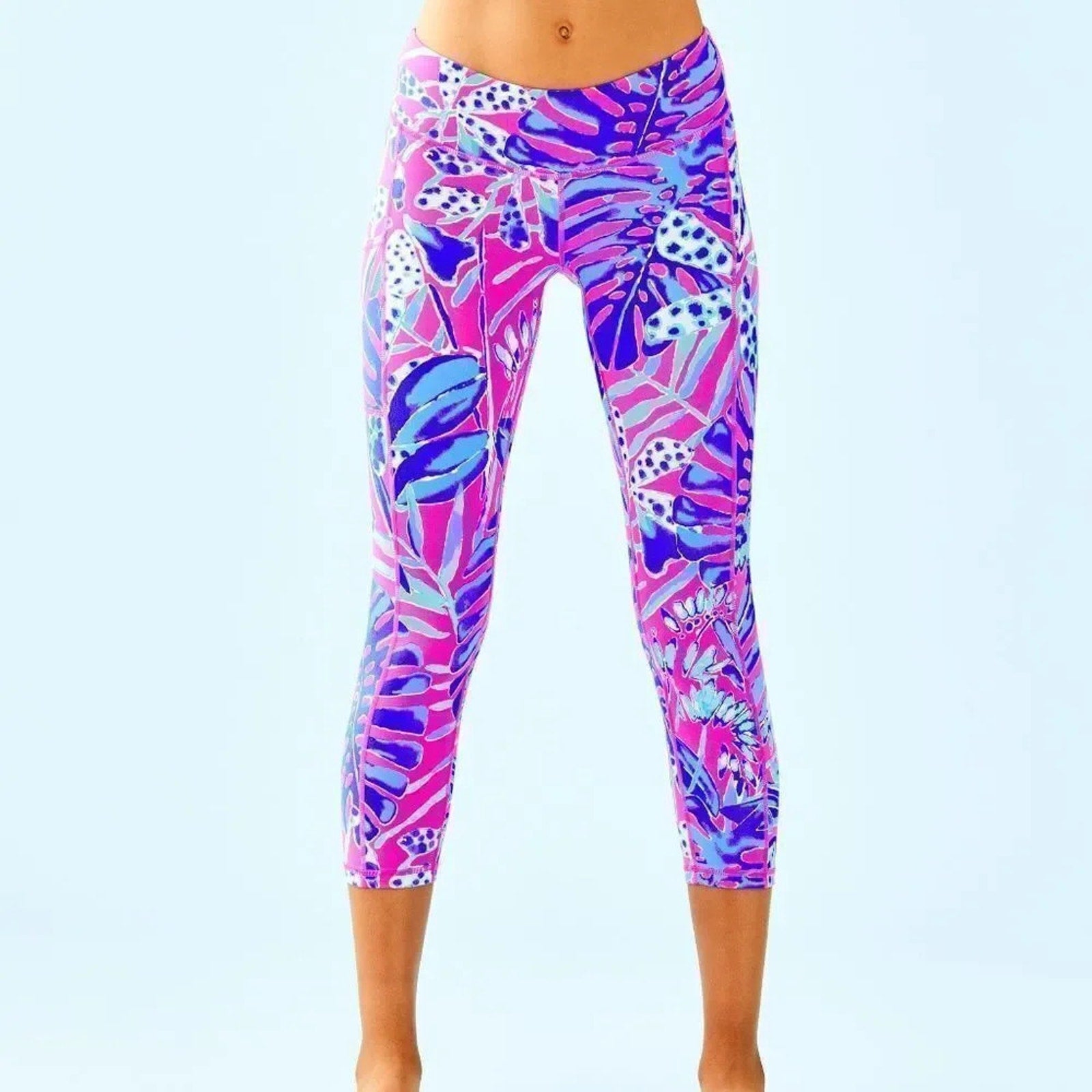 EUC UPF 50+ Luxletic 24" Weekender High-Rise Midi Legging - size XXS