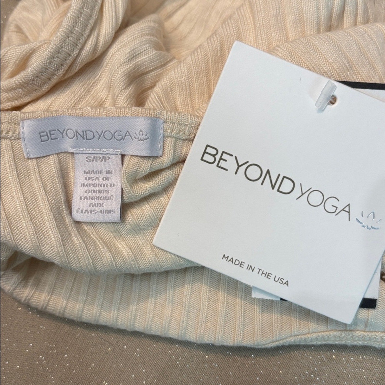 NWT Beyond Yoga Well Traveled Tank | Cropped Scoop Neck Tank - size small