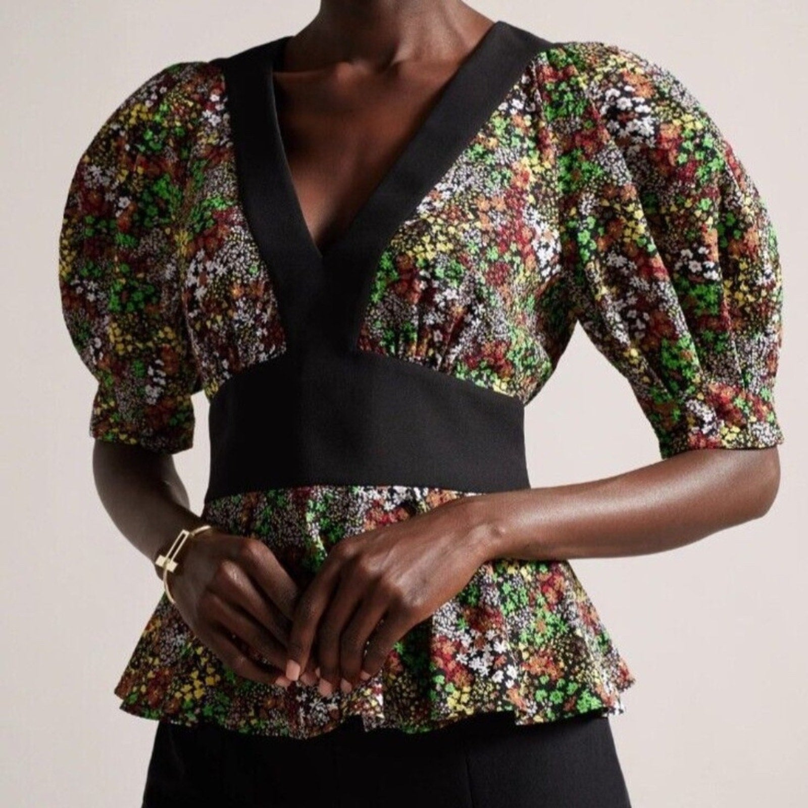 NWT Ted Baker Camilya Crepe Puff Sleeve Top Black - size small 4