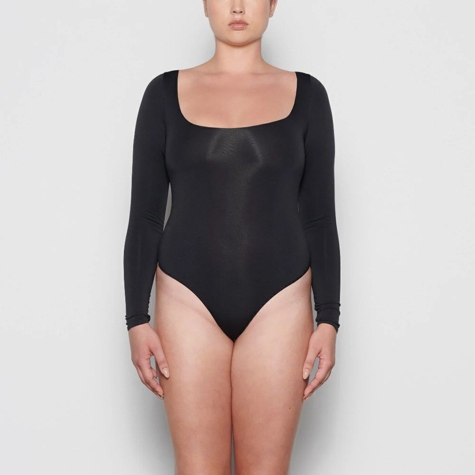NEW SKIMS BODYSUITS ESSENTIAL LONG SLEEVE SCOOP NECK BODYSUIT - size 4x/5x