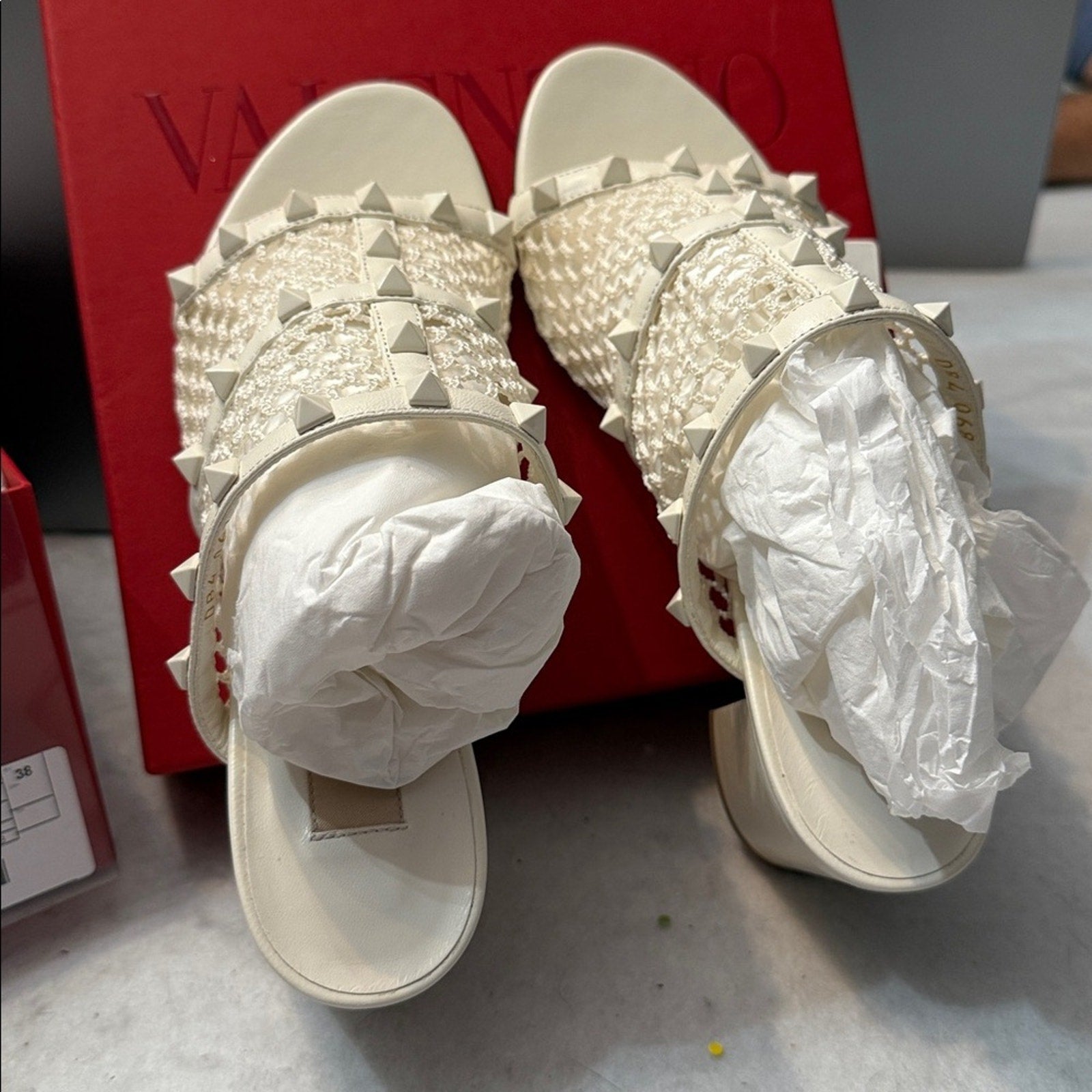 NEW  VALENTINO WOMEN'S ROCKSTUD MESH SLIDER SANDALS 60MM IN IVORY - size 38 (8)